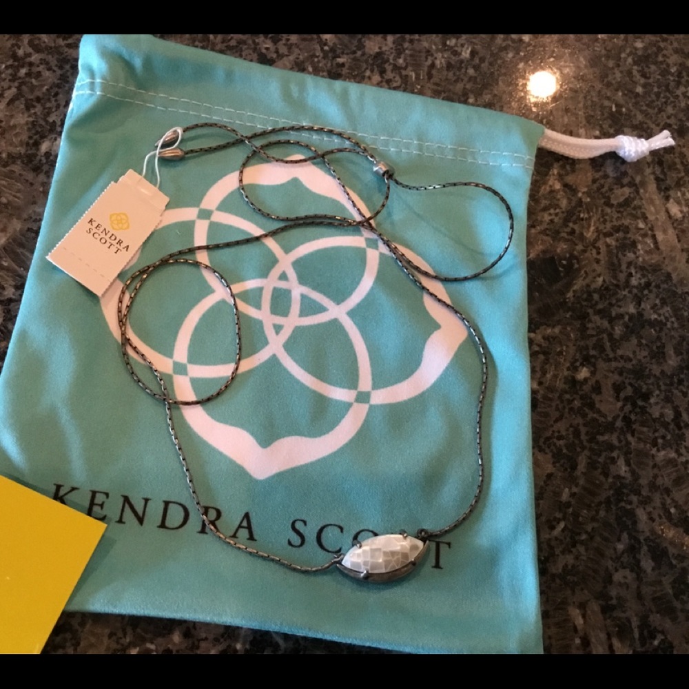 Kendra Scott Ivory Pearl Meghan Necklace